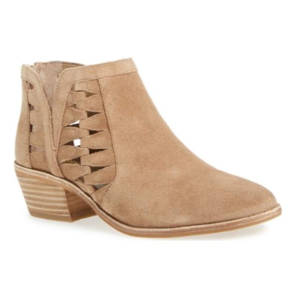 Vince Camuto 'Peera' Cutout Bootie - Picture 3 of 8